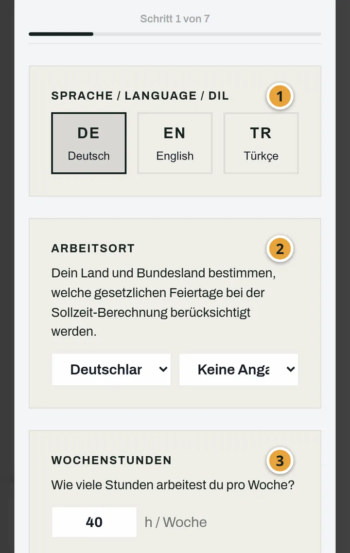 Einrichtungsassistent von MyTid auf dem Handy: oben die Wahl der Sprache (Markierung 1), darunter Land und Bundesland beim Arbeitsort (Markierung 2) und das Feld für die Wochenstunden mit 40 Stunden (Markierung 3).